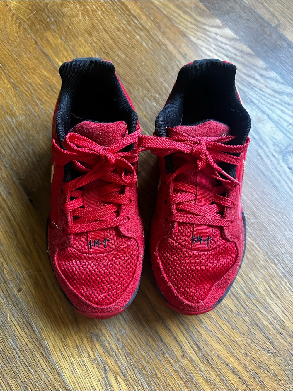 Kids size 2Y red and black Ja 2 Nightmare sneakers